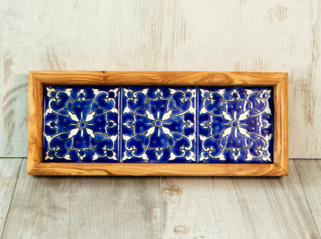 Rectangular tray with 3 ceramic tiles